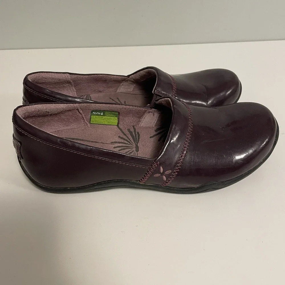 Ahnu Jackie Women Size 8 Wine Color Patent Leather Comfort Slip On Loafers Shoes